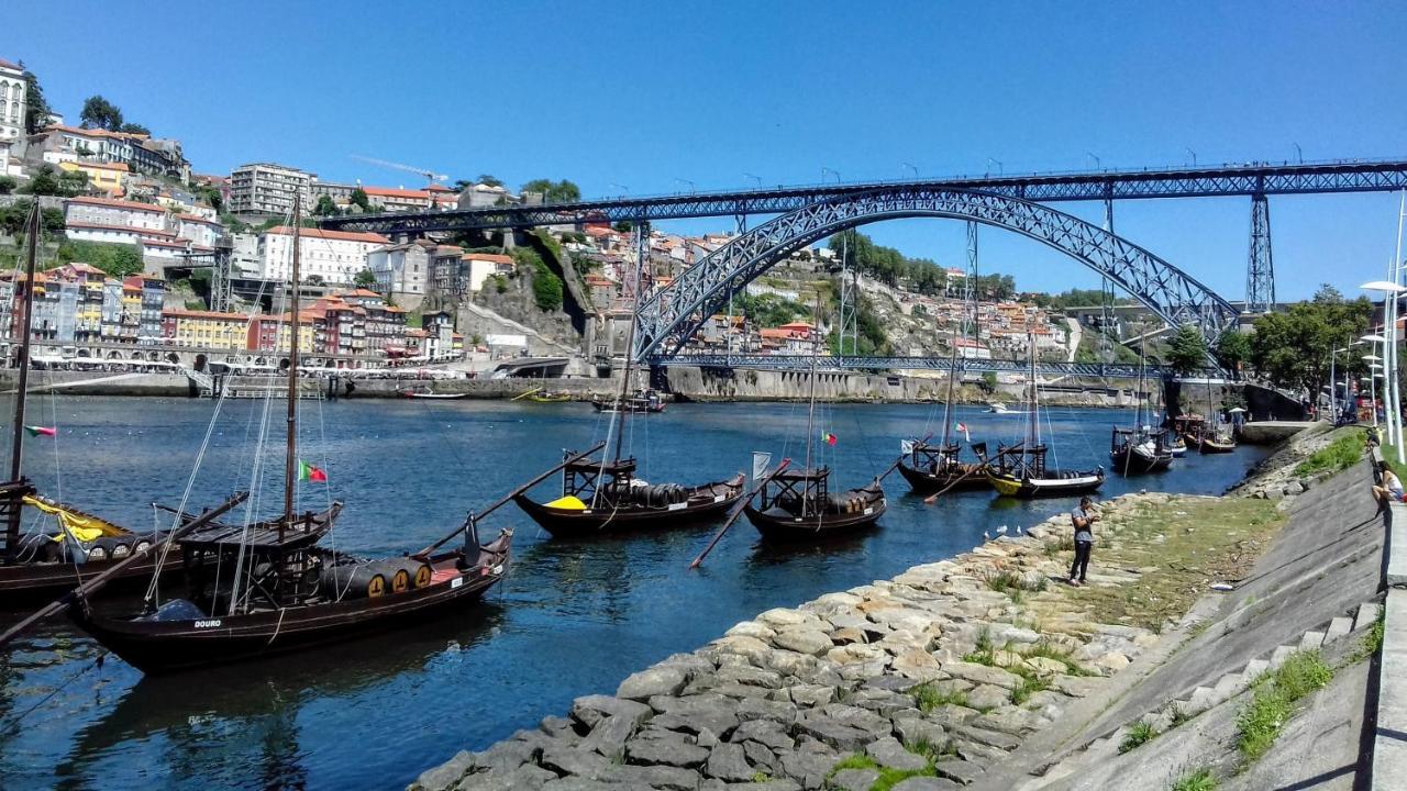 Oporto Delight 1 Luxury Apartment In Historic Center With Balcony Max 4 P Bagian luar foto